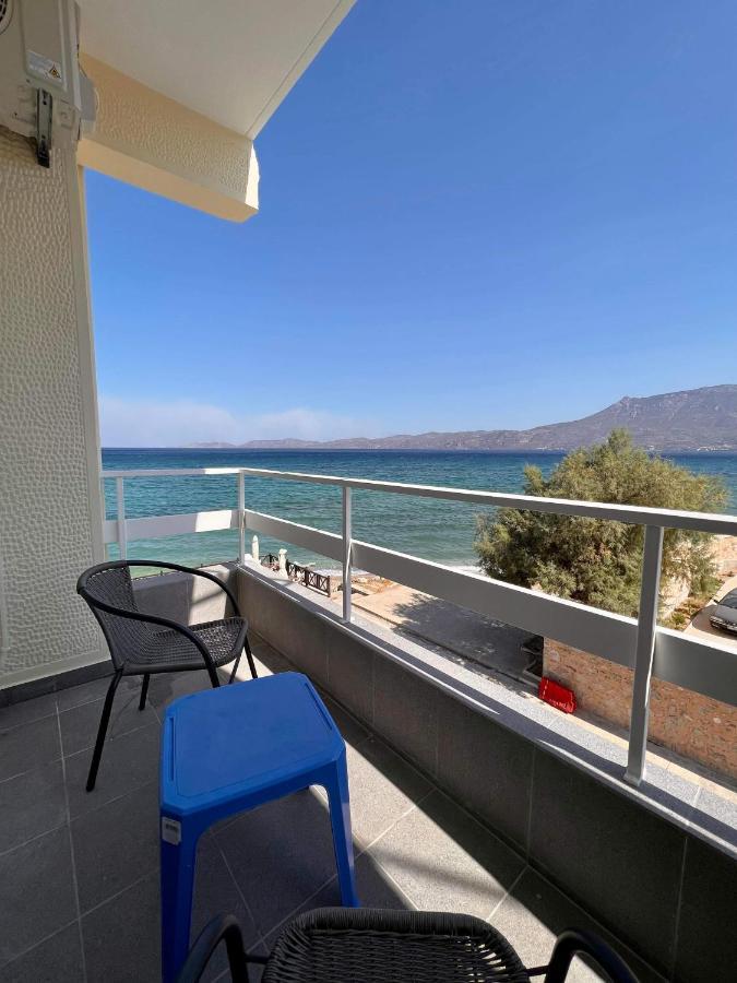 Beach Retreat In Town Corinto Esterno foto